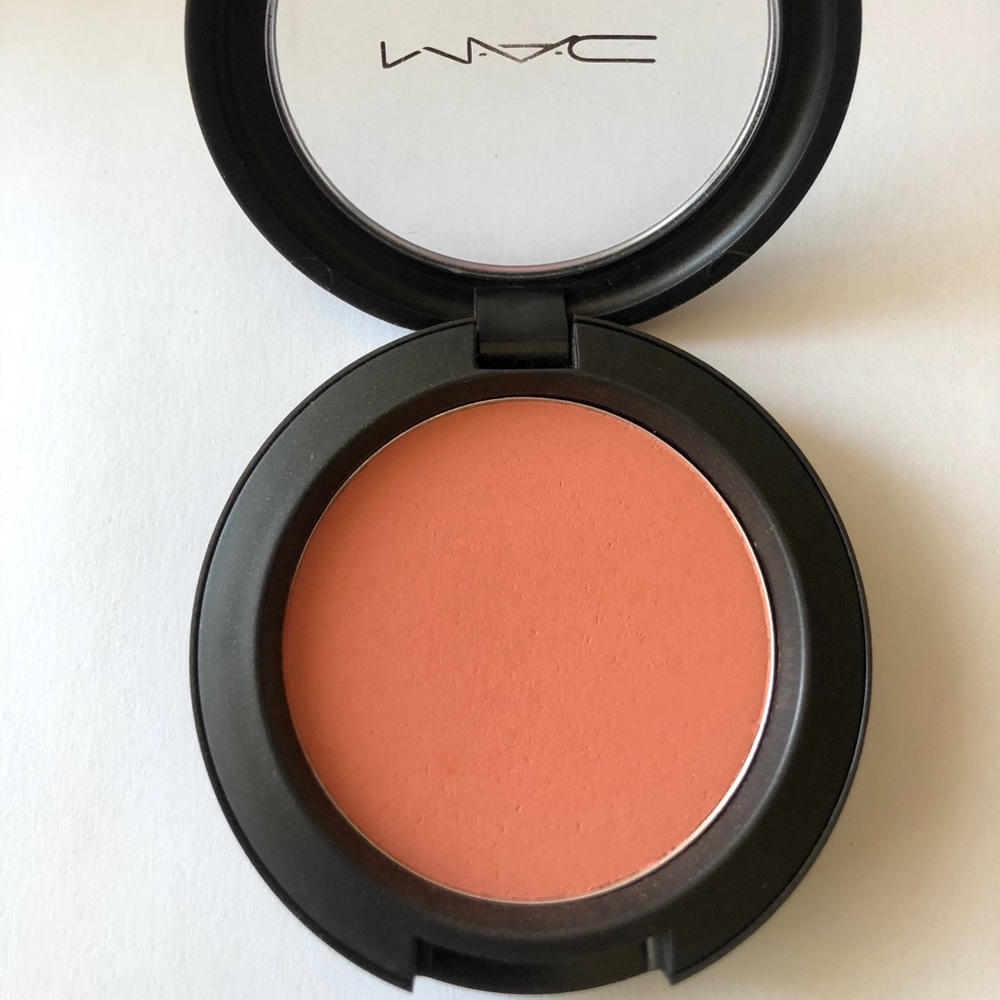 Authentic MAC Sheertone Blush Peaches